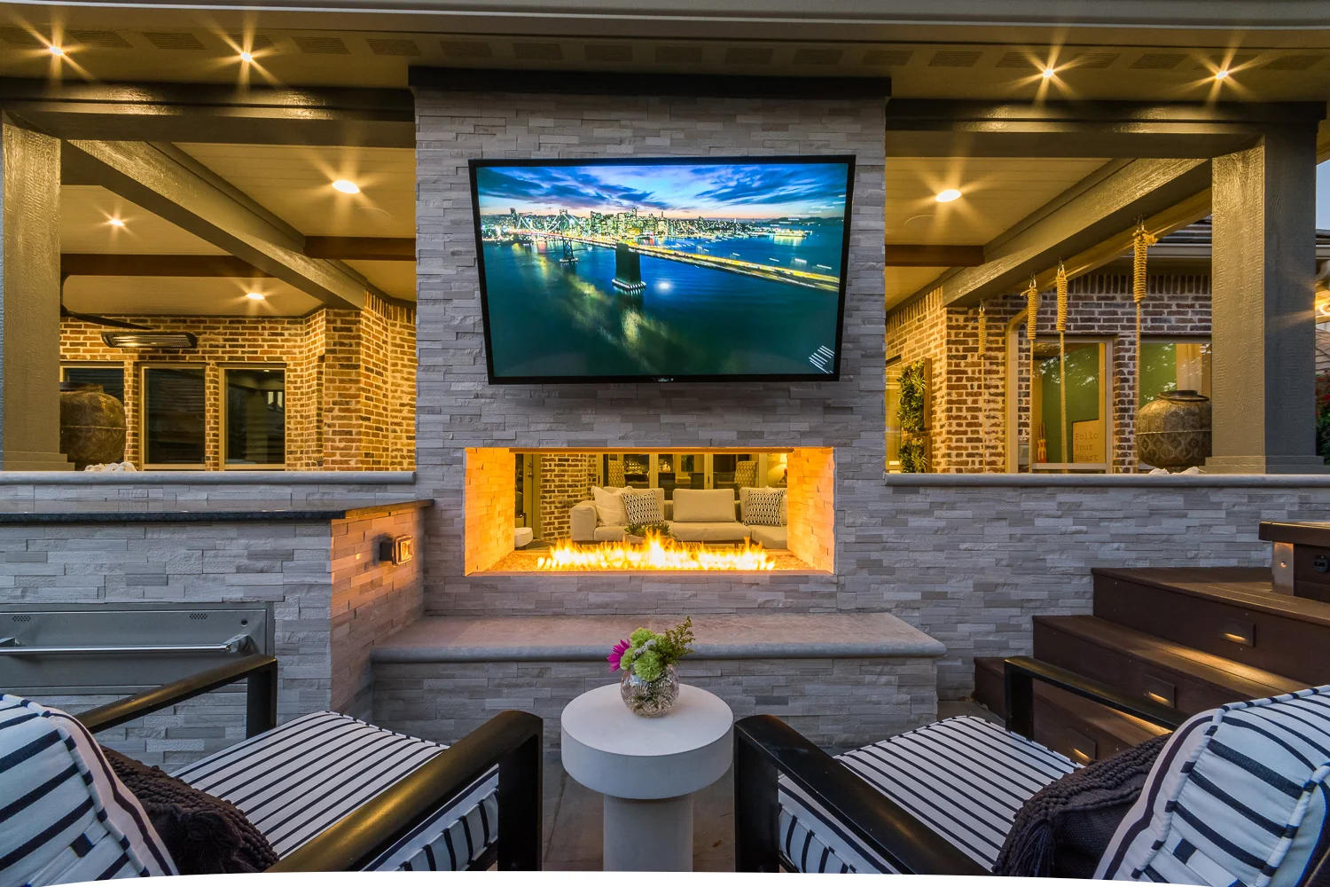 Outdoor fireplace slide 3