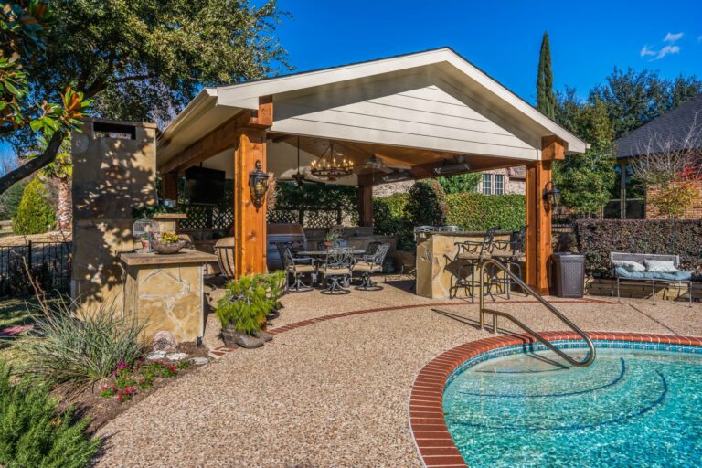 Outdoor living slide 2