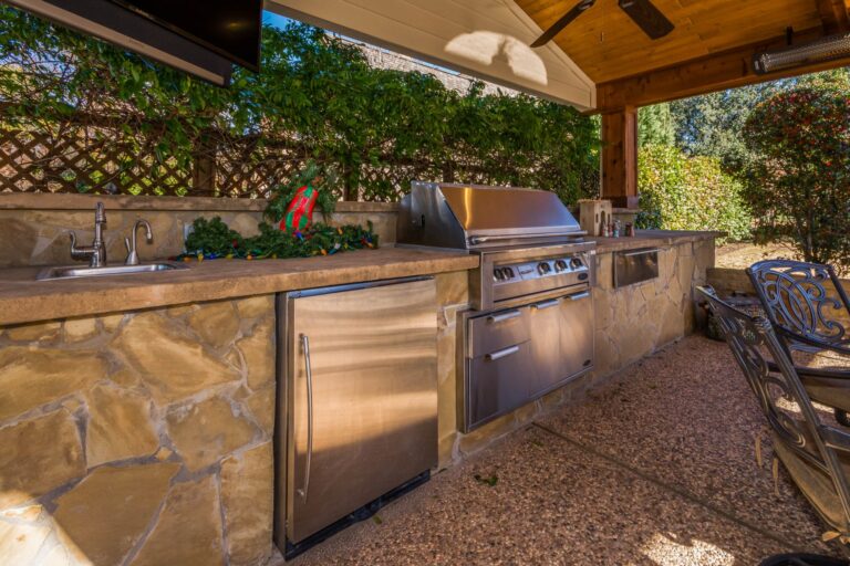 Outdoor living slide 4