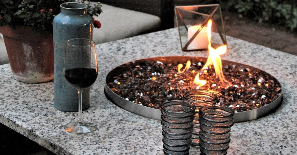 Choosing Between a Fire Pit and Outdoor Fireplace
