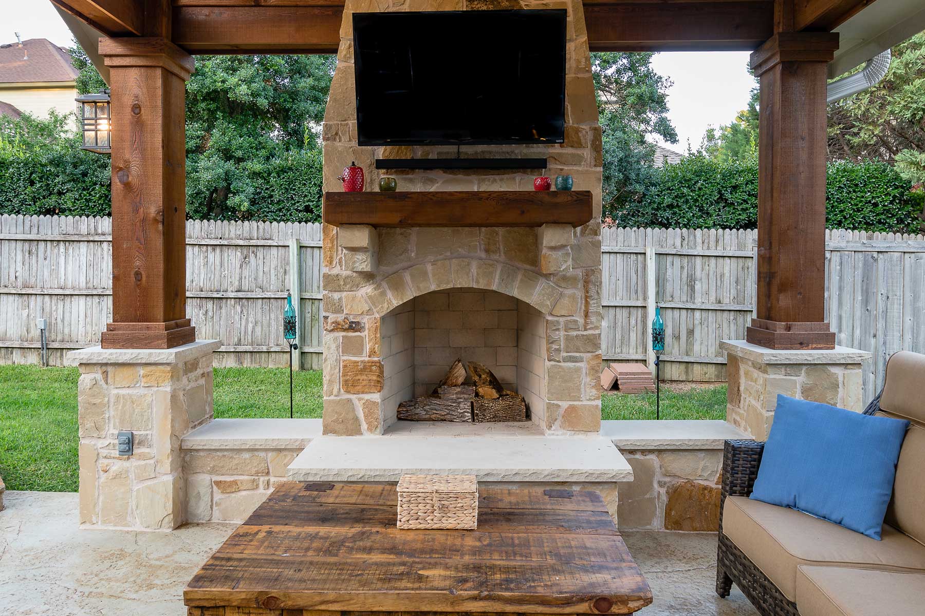 Outdoor fireplace slide 4