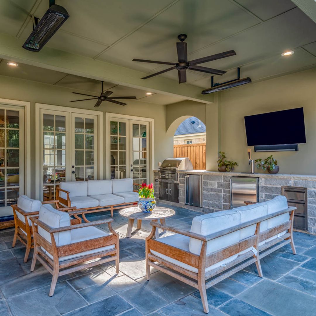 outdoor kitchen