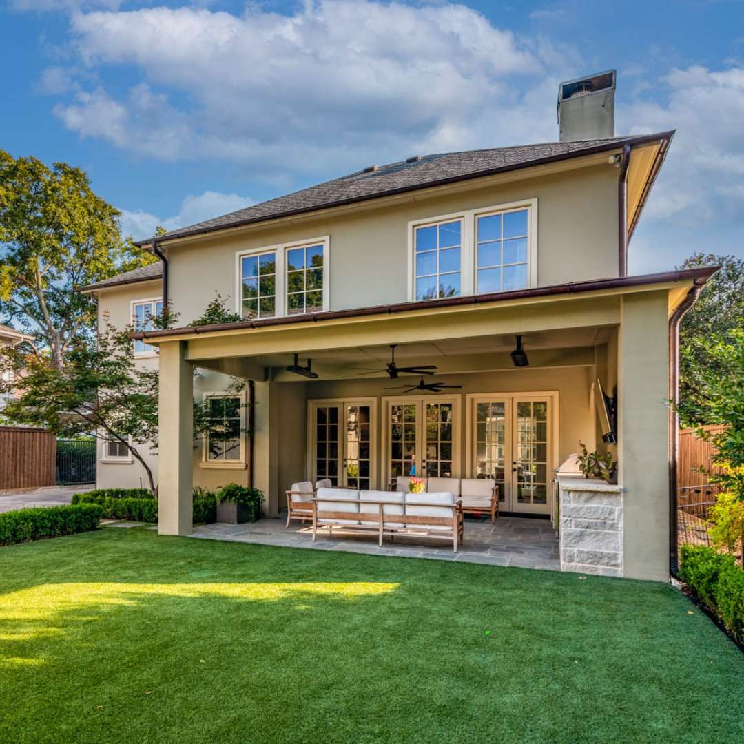 pergola in backyard