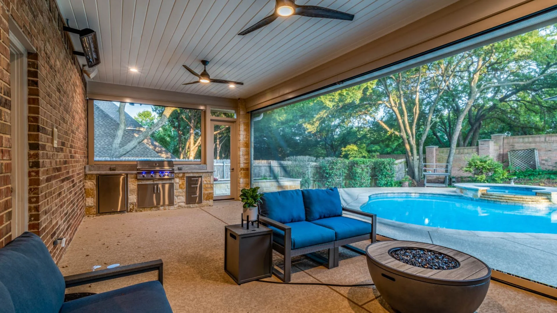 Event Planner: 4 Perfect Weekends To Host A Pool Party