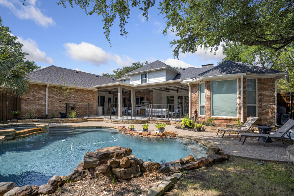 Bellrive, Dallas