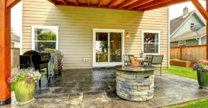 covered patio design with pergola