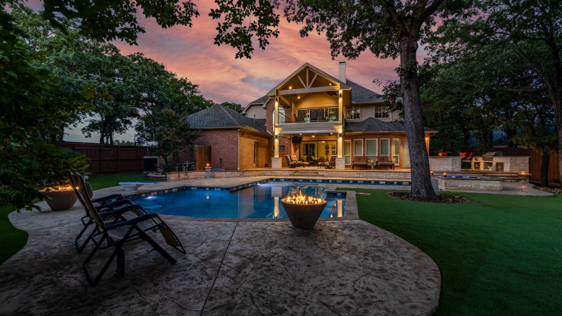 Incorporating a Fire Pit Into Your Backyard Design HERO