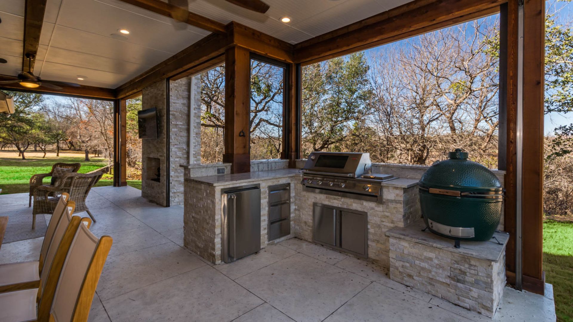 outdoor kitchen design for a home