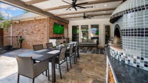 patio with large table for seating