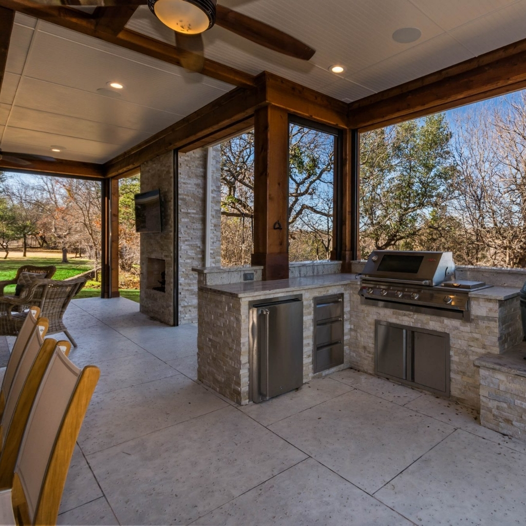 Covered outdoor entertainment space
